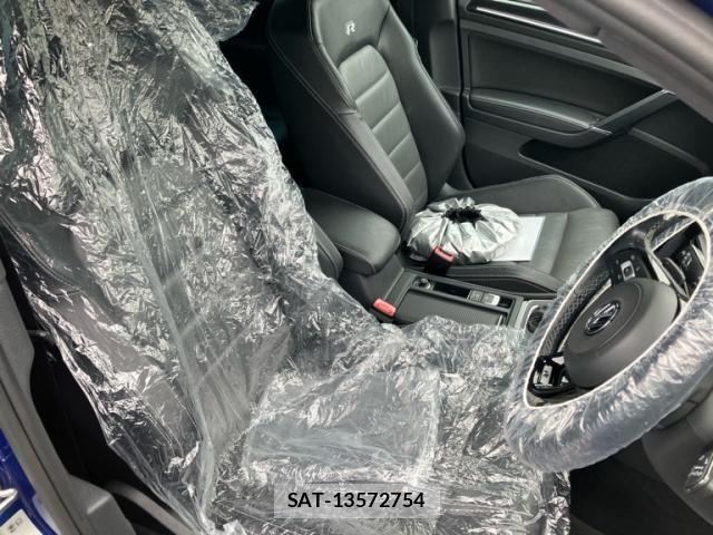 VolksWagen GOLF R VARIANT 2016-10 8882971-18
