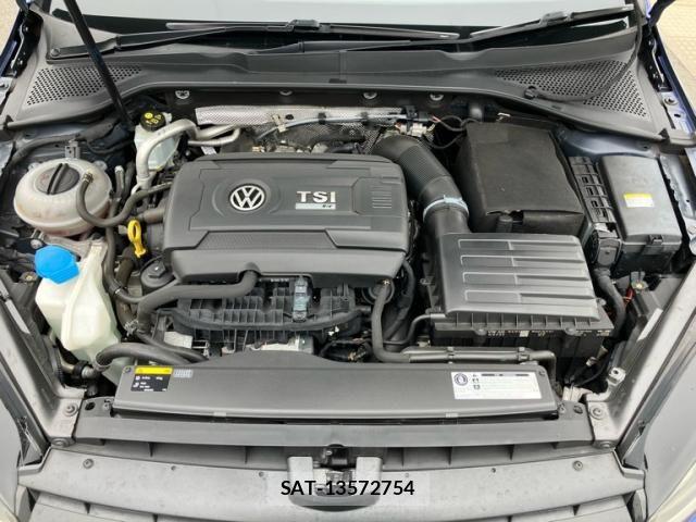 VolksWagen GOLF R VARIANT 2016-10 8882971-24