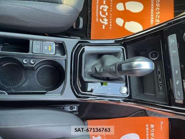 VolksWagen GOLF TOURAN 2021-03 1610586-8