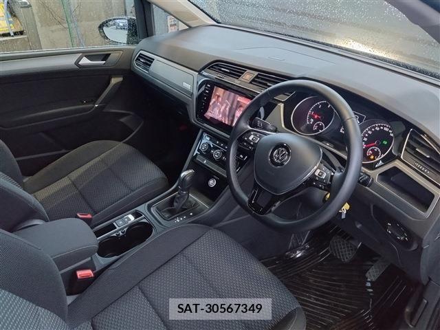 VolksWagen GOLF TOURAN 2018-10 1665247-11