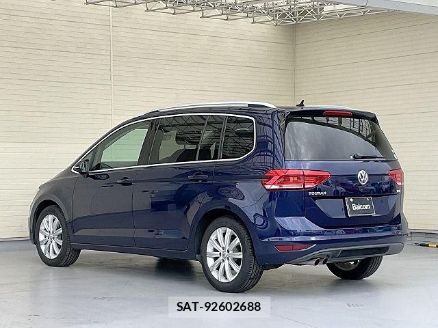 VolksWagen GOLF TOURAN 2017-02 6221173-16