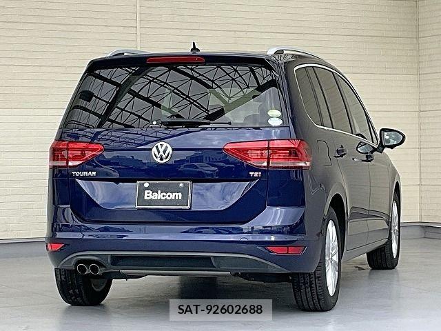 VolksWagen GOLF TOURAN 2017-02 6221173-1