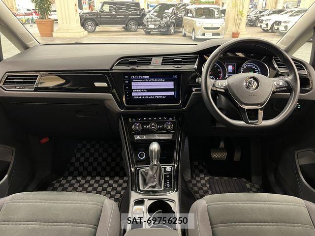 VolksWagen GOLF TOURAN 2018-06 6307271-1