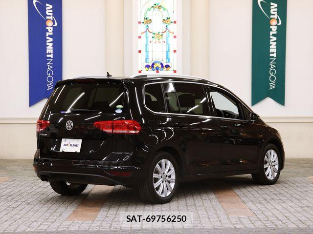 VolksWagen GOLF TOURAN 2018-06 6307271-2