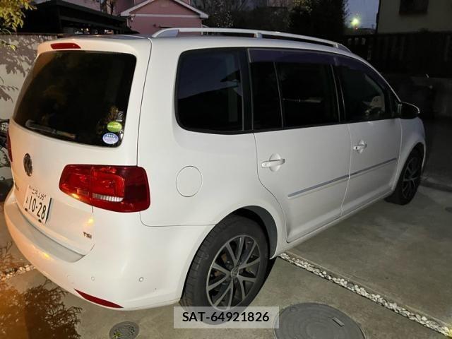VolksWagen GOLF TOURAN 2013-09 6678777-3