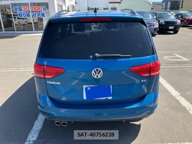 VolksWagen GOLF TOURAN 2016-01 6915374-1
