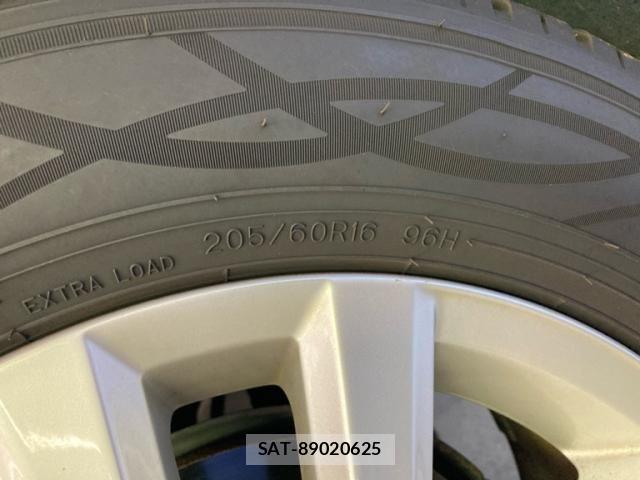 VolksWagen GOLF TOURAN 2018-01 6915367-14