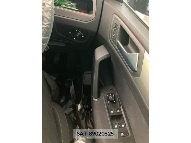 VolksWagen GOLF TOURAN 2018-01 6915367-17
