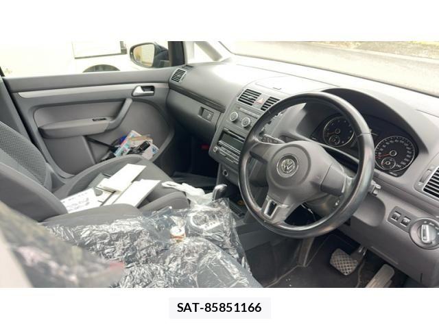 VolksWagen GOLF TOURAN 2015-06 7061378-10