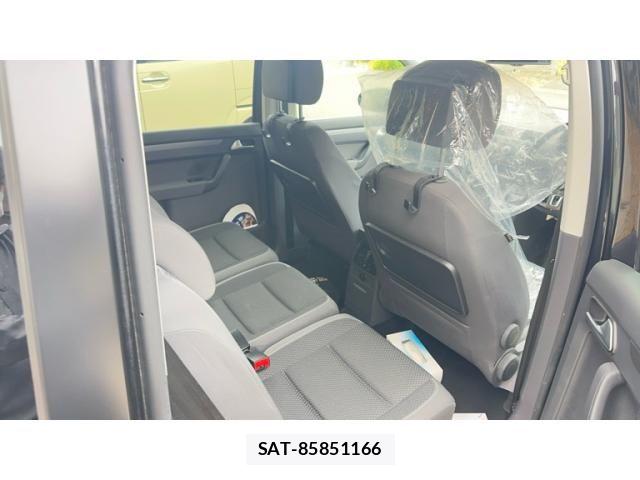 VolksWagen GOLF TOURAN 2015-06 7061378-11