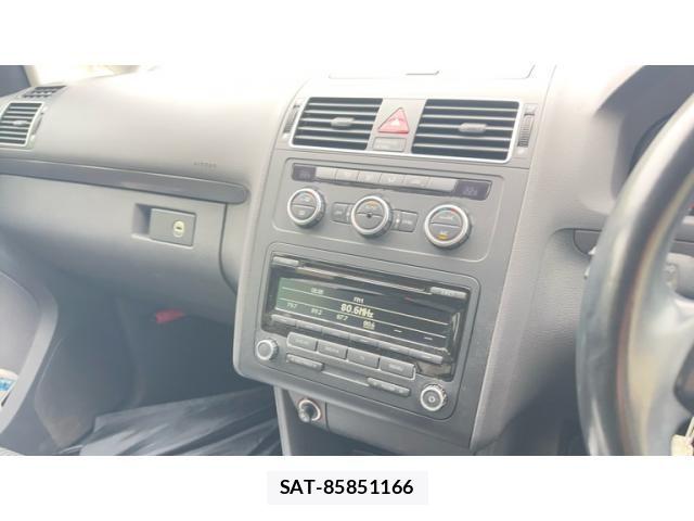 VolksWagen GOLF TOURAN 2015-06 7061378-14