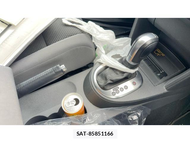 VolksWagen GOLF TOURAN 2015-06 7061378-15