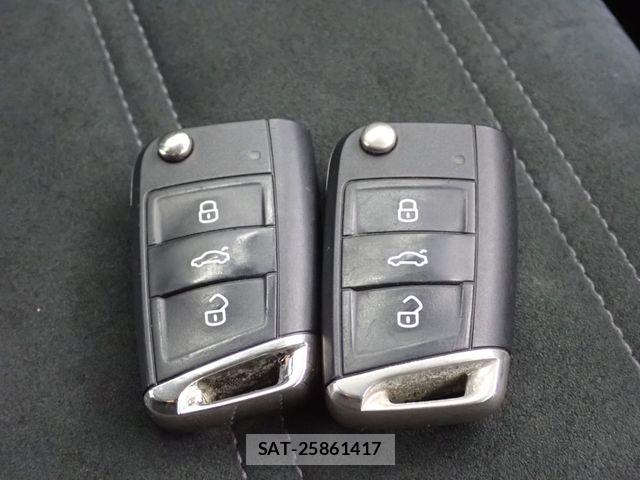 VolksWagen GOLF TOURAN 2016-10 7227104-29