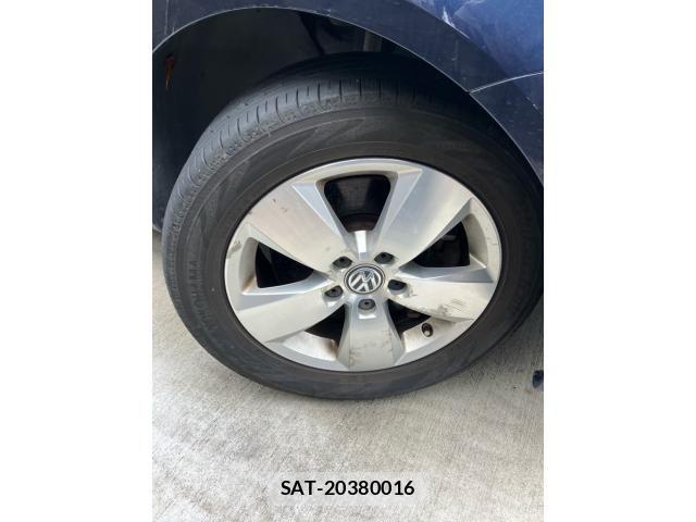 VolksWagen GOLF TOURAN 2013-02 7227102-3