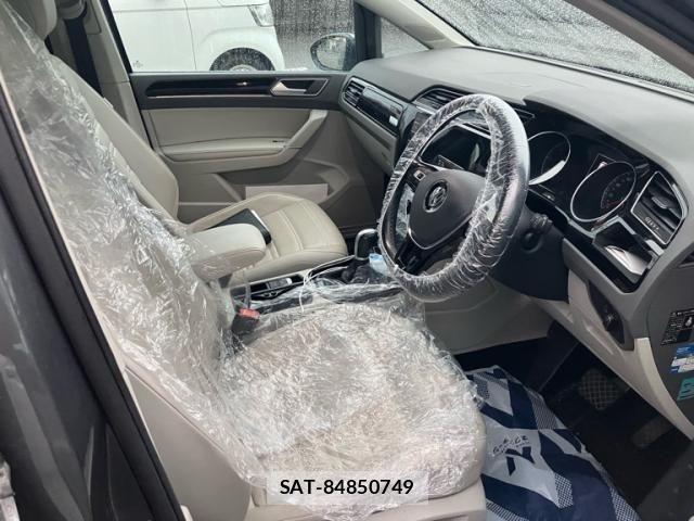 VolksWagen GOLF TOURAN 2018-10 7273264-10