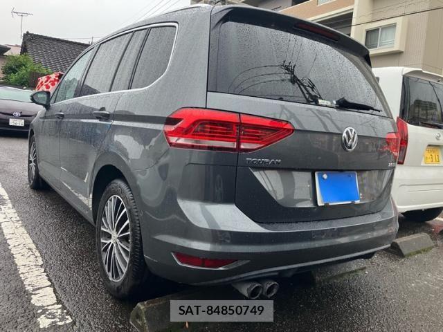 VolksWagen GOLF TOURAN 2018-10 7273264-1