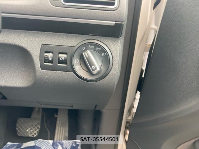 VolksWagen GOLF TOURAN 2011-11 7331189-17