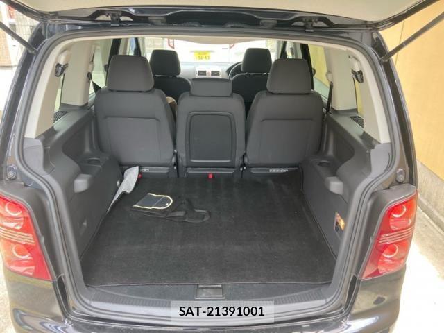VolksWagen GOLF TOURAN 2010-02 7360474-11