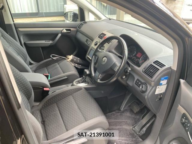 VolksWagen GOLF TOURAN 2010-02 7360474-13