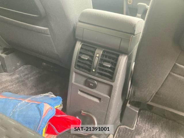 VolksWagen GOLF TOURAN 2010-02 7360474-15