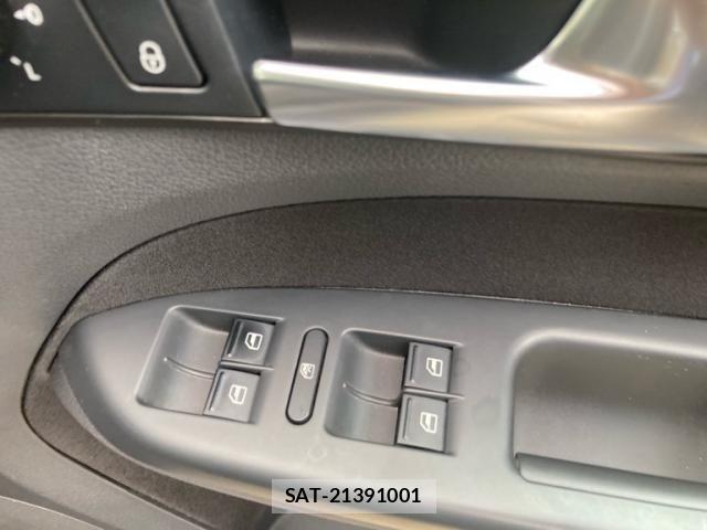 VolksWagen GOLF TOURAN 2010-02 7360474-17