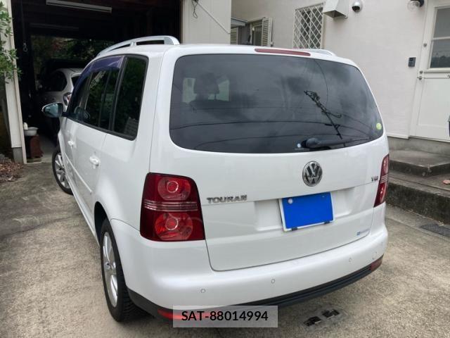 VolksWagen GOLF TOURAN 2010-06 7360473-2