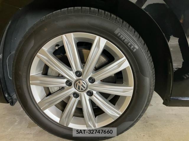 VolksWagen GOLF TOURAN 2018-02 7394852-12