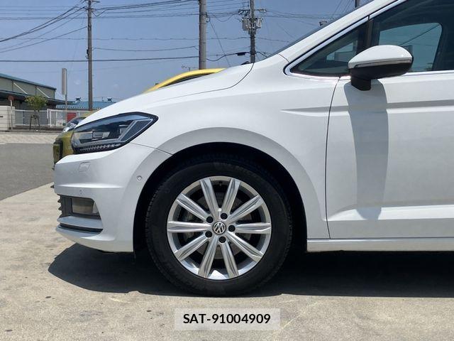 VolksWagen GOLF TOURAN 2019-05 7394851-5
