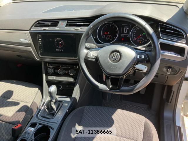 VolksWagen GOLF TOURAN 2018-02 7503722-12