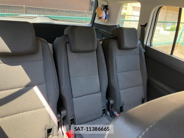 VolksWagen GOLF TOURAN 2018-02 7503722-13