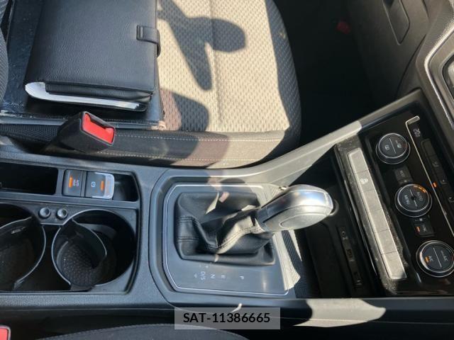 VolksWagen GOLF TOURAN 2018-02 7503722-18