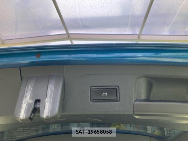 VolksWagen GOLF TOURAN 2018-06 7503721-12