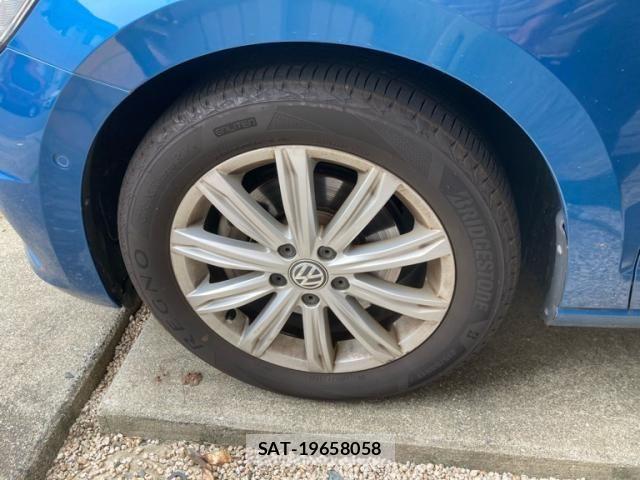 VolksWagen GOLF TOURAN 2018-06 7503721-8