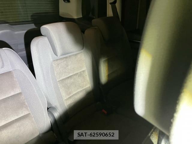 VolksWagen GOLF TOURAN 2015-05 7563086-11
