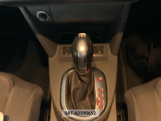 VolksWagen GOLF TOURAN 2015-05 7563086-20