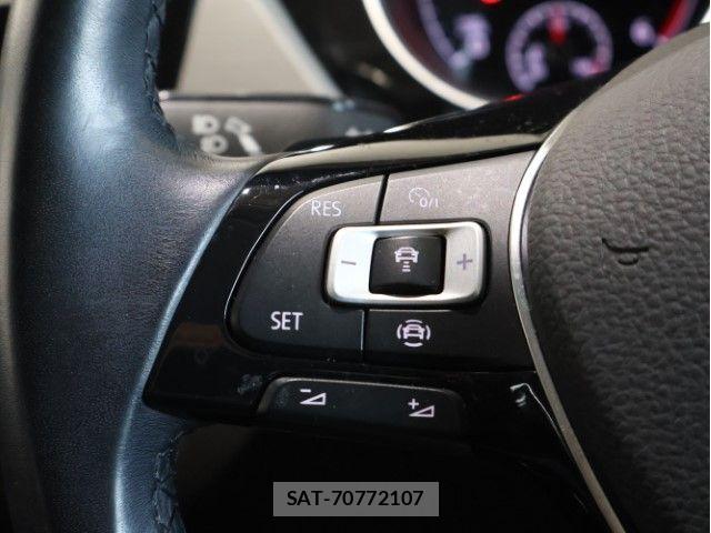 VolksWagen GOLF TOURAN 2021-06 7563084-20