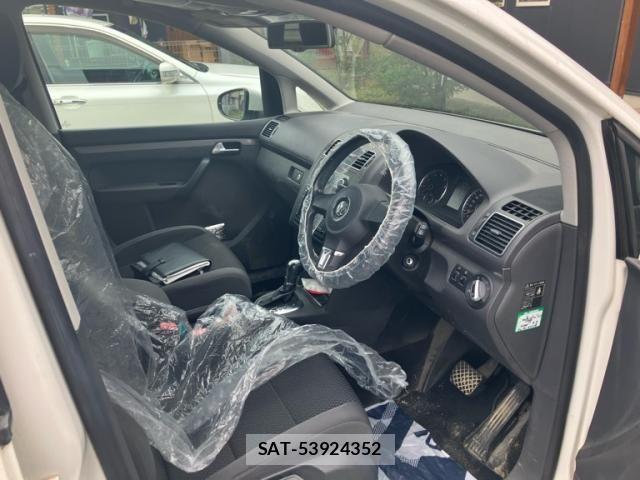 VolksWagen GOLF TOURAN 2013-07 7730714-12