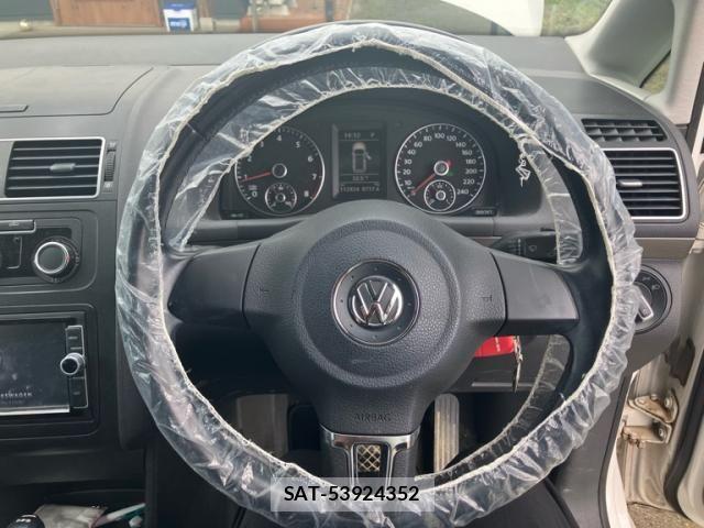 VolksWagen GOLF TOURAN 2013-07 7730714-16