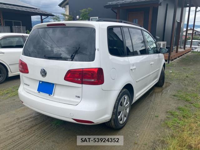 VolksWagen GOLF TOURAN 2013-07 7730714-2