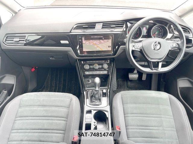 VolksWagen GOLF TOURAN 2019-08 7880480-1