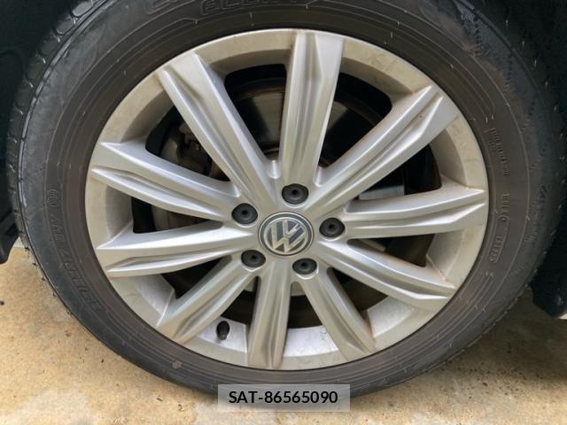 VolksWagen GOLF TOURAN 2017-06 7880488-11