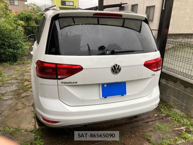 VolksWagen GOLF TOURAN 2017-06 7880488-3