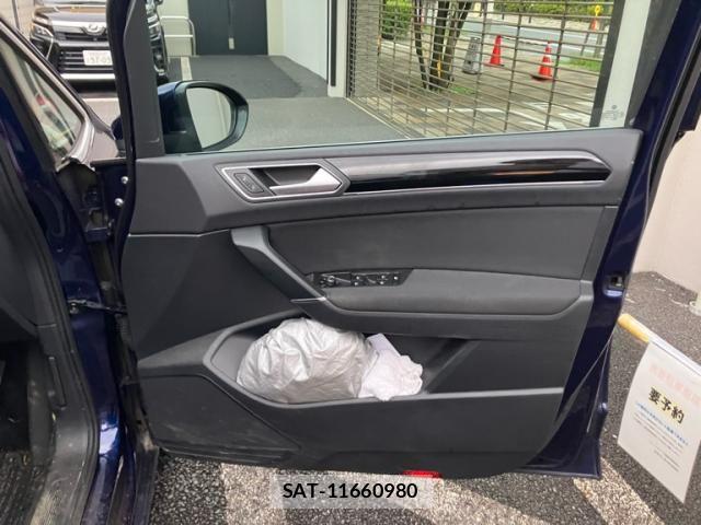 VolksWagen GOLF TOURAN 2017-08 7903628-13