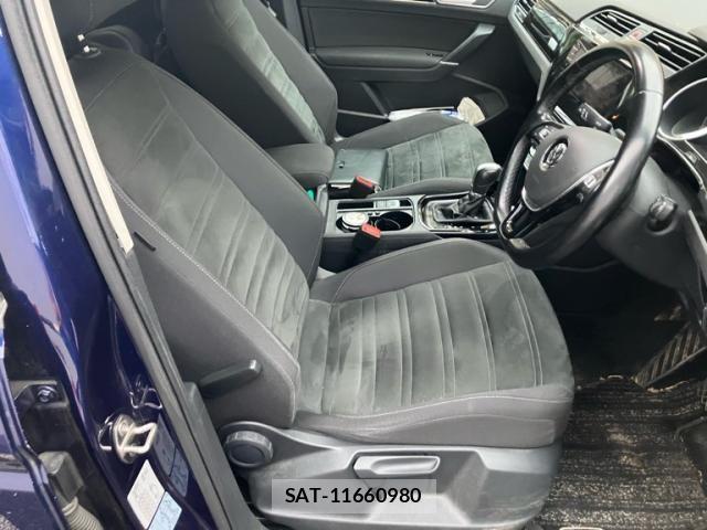 VolksWagen GOLF TOURAN 2017-08 7903628-14