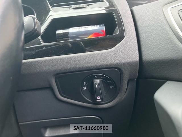 VolksWagen GOLF TOURAN 2017-08 7903628-17