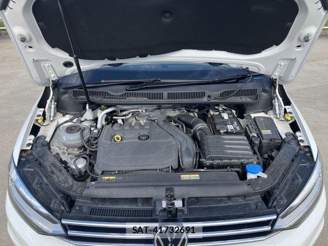 VolksWagen GOLF TOURAN 2021-05 7981570-13