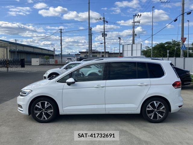 VolksWagen GOLF TOURAN 2021-05 7981570-4