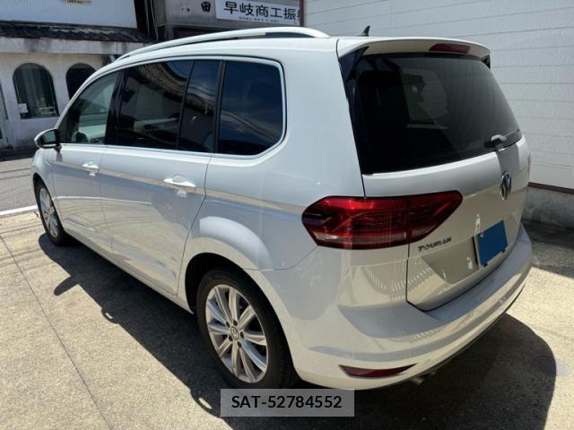 VolksWagen GOLF TOURAN 2017-09 8039182-4