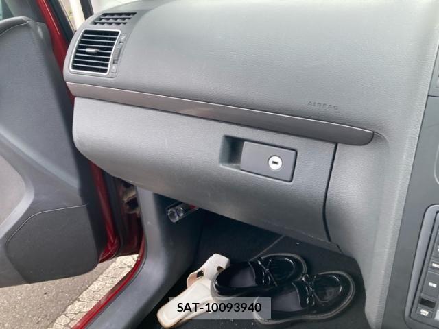 VolksWagen GOLF TOURAN 2013-07 8076139-18