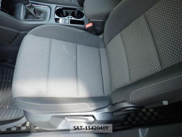 VolksWagen GOLF TOURAN 2021-03 8076136-22